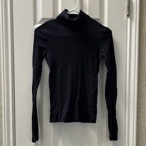 Kotn Black cotton fitted Turtleneck Long Sleeve Top - small